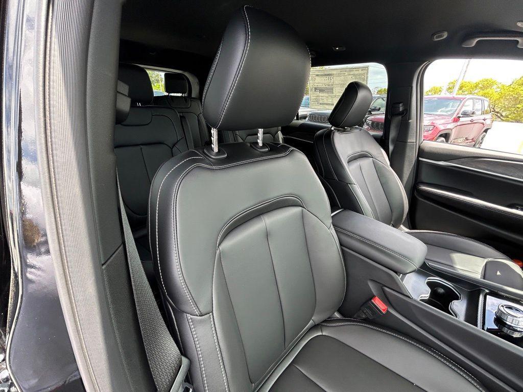 new 2025 Jeep Grand Cherokee L car, priced at $39,456