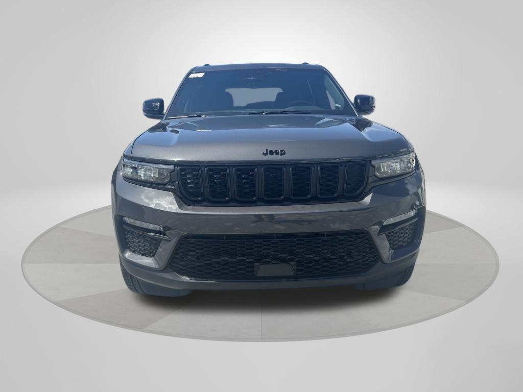 new 2025 Jeep Grand Cherokee car, priced at $37,800