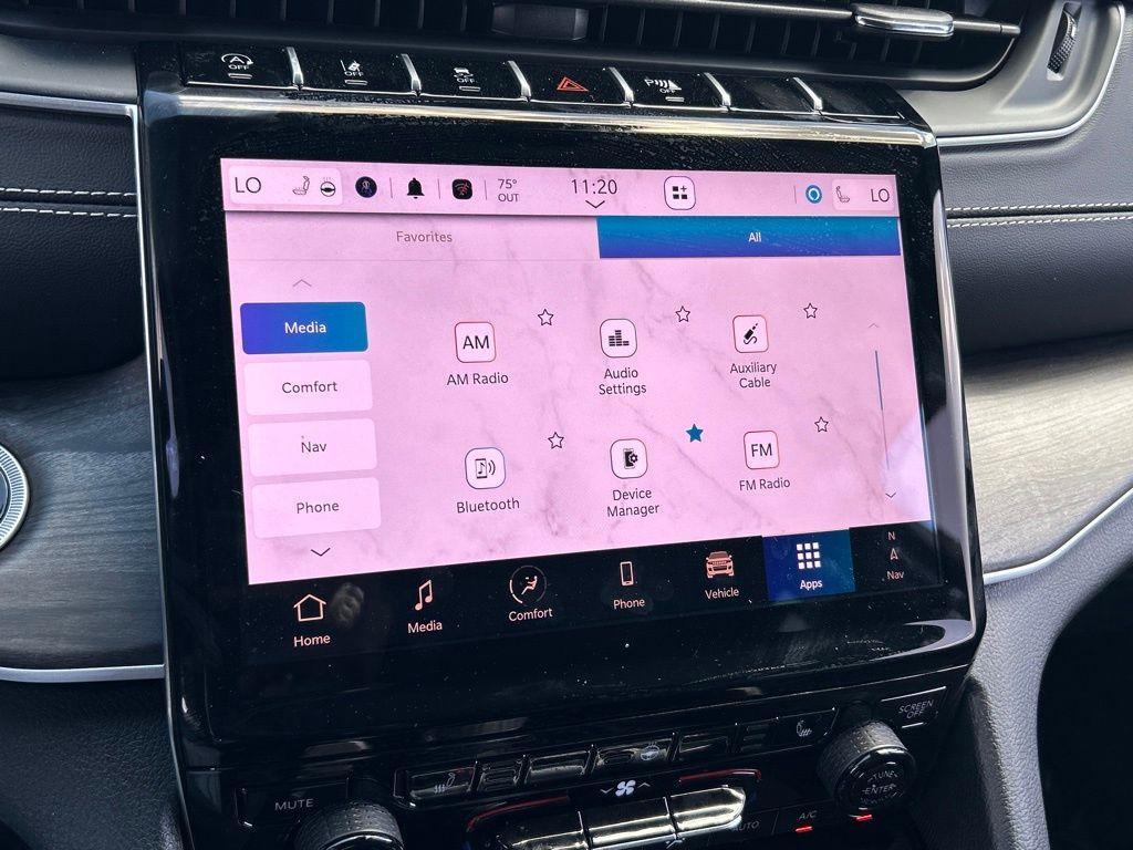 new 2025 Jeep Grand Cherokee car, priced at $37,800