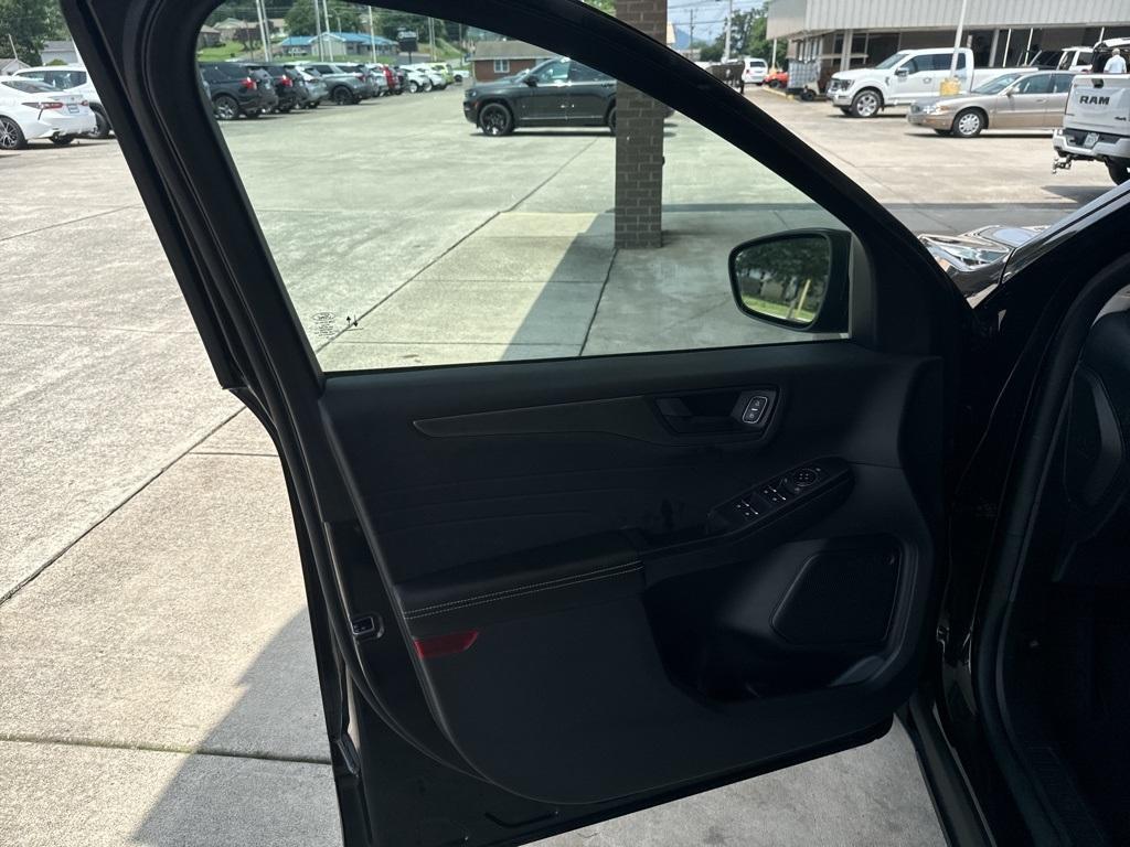used 2023 Ford Escape car, priced at $25,000