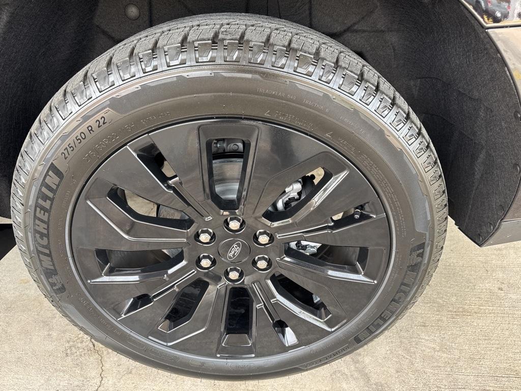 new 2025 Ford Expedition car, priced at $79,995