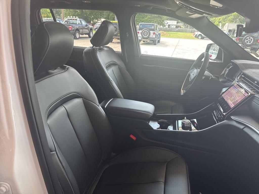 new 2025 Jeep Grand Cherokee L car, priced at $56,890