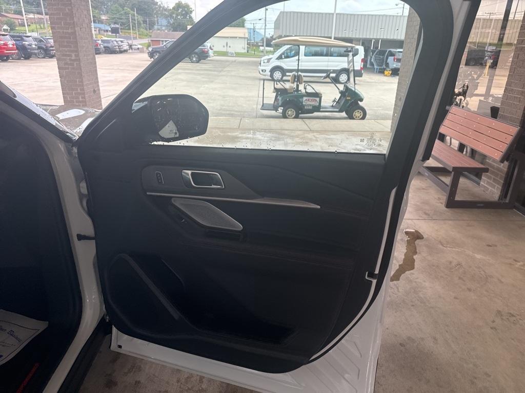 new 2025 Ford Explorer car, priced at $60,895