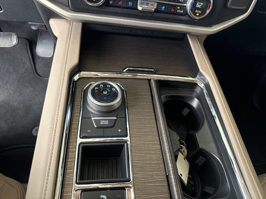used 2024 Ford Expedition car, priced at $62,000