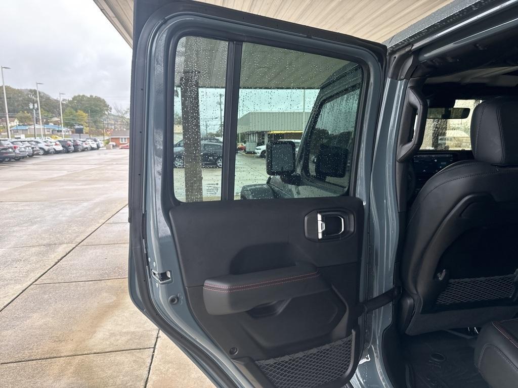 used 2025 Jeep Gladiator car, priced at $58,000