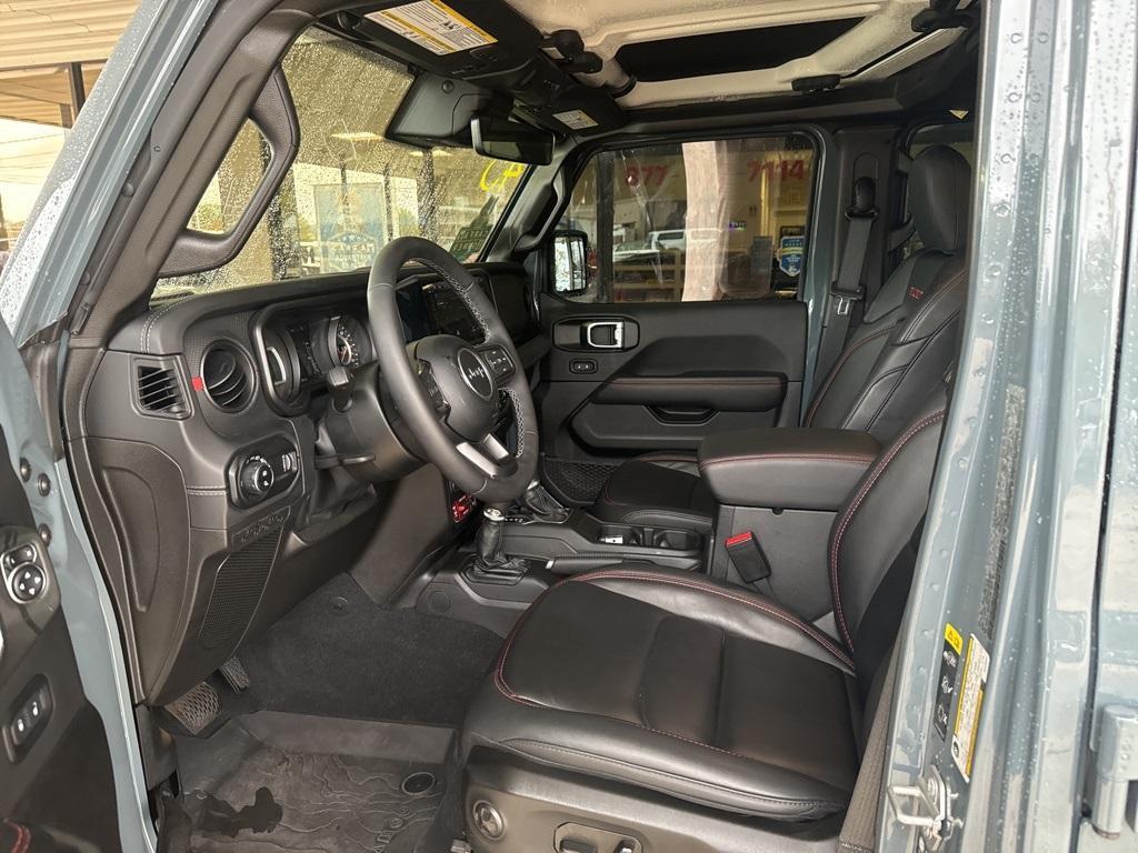 used 2025 Jeep Gladiator car, priced at $58,000