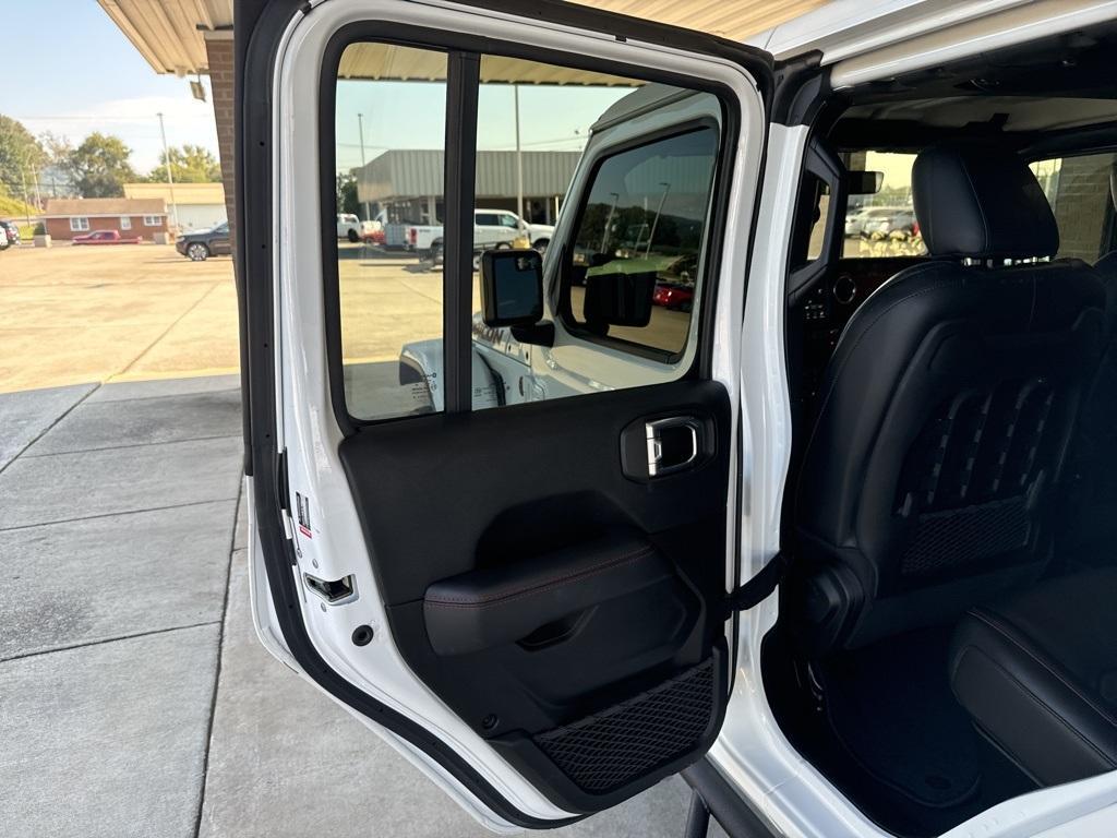 used 2022 Jeep Gladiator car, priced at $38,000