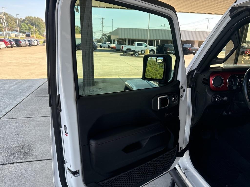 used 2022 Jeep Gladiator car, priced at $38,000