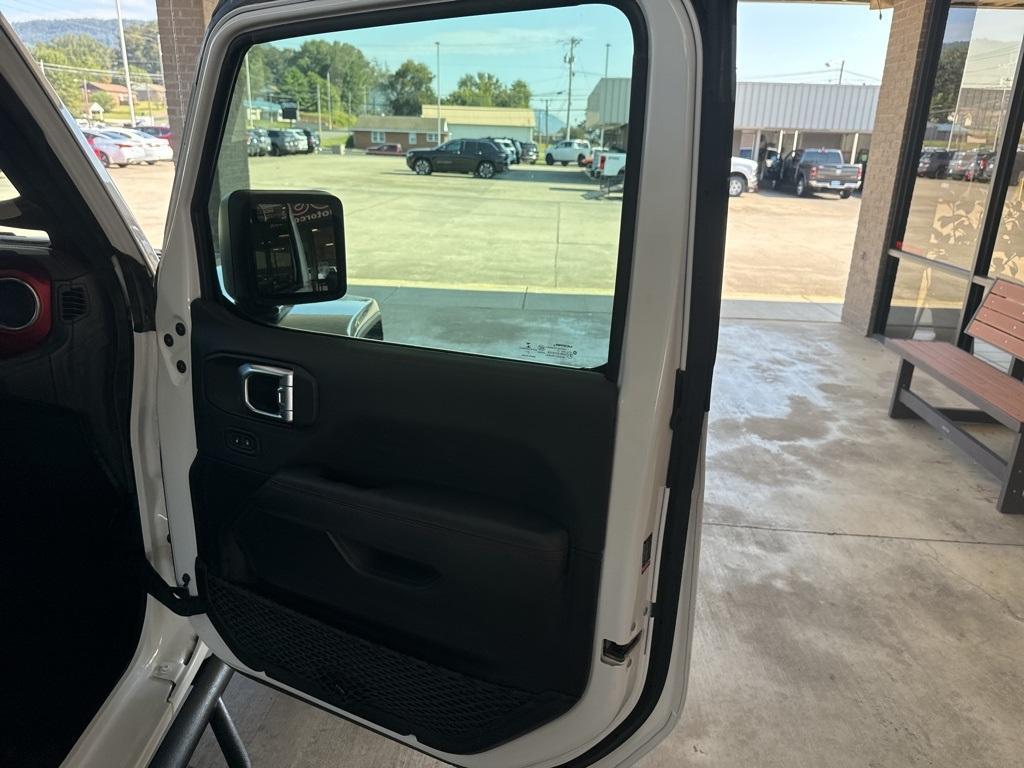 used 2022 Jeep Gladiator car, priced at $38,000