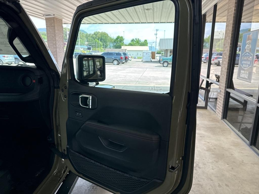new 2025 Jeep Wrangler car, priced at $74,805