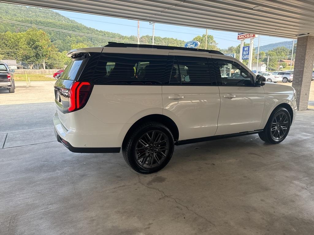 new 2025 Ford Expedition car, priced at $82,005