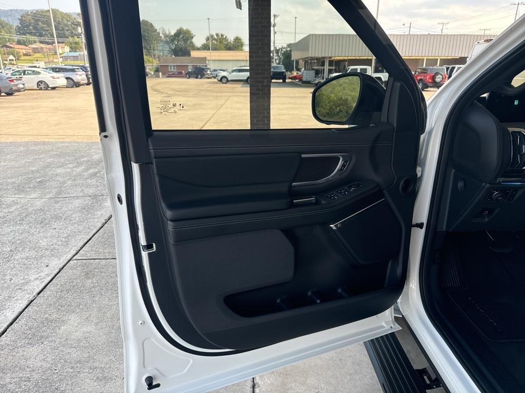 new 2025 Ford Expedition car, priced at $82,005