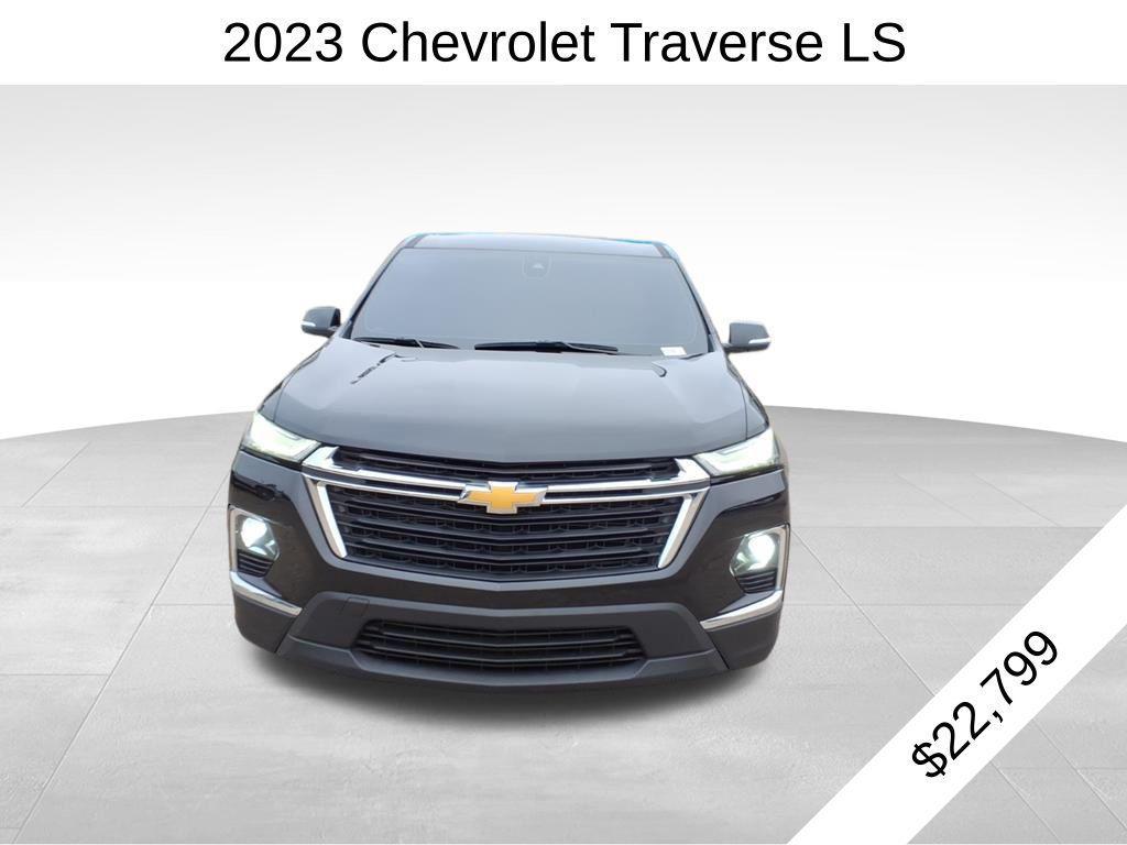 used 2023 Chevrolet Traverse car, priced at $22,799