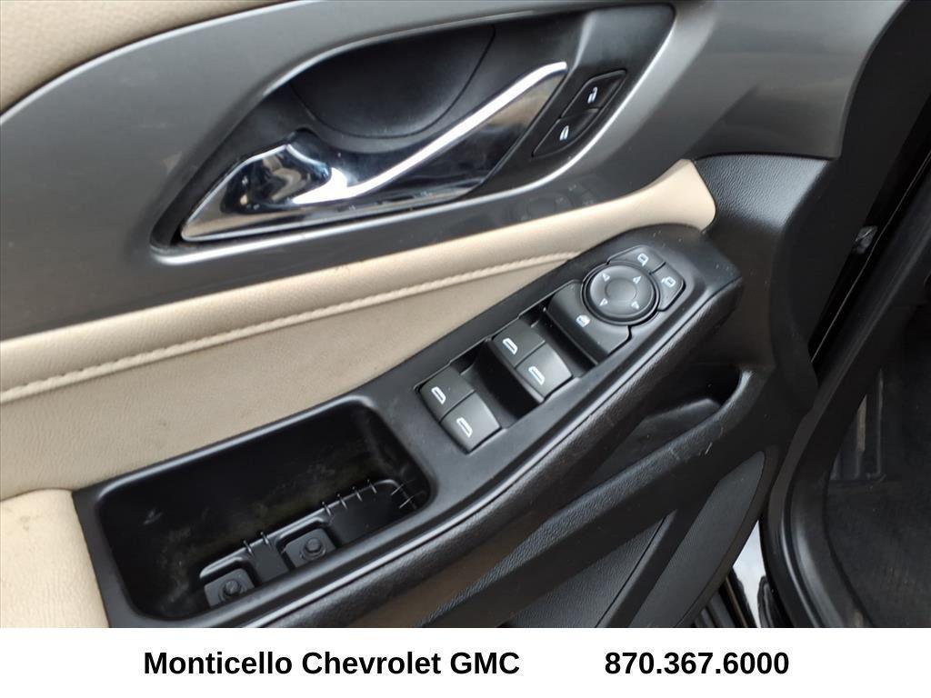used 2023 Chevrolet Traverse car, priced at $22,799