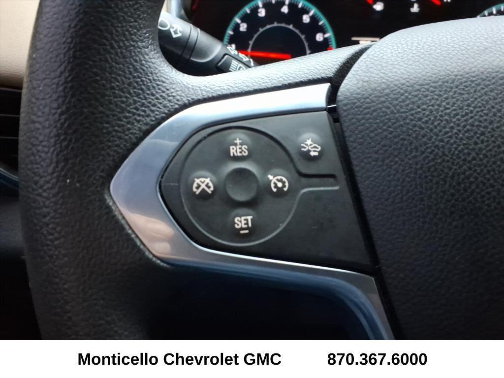 used 2023 Chevrolet Traverse car, priced at $22,799