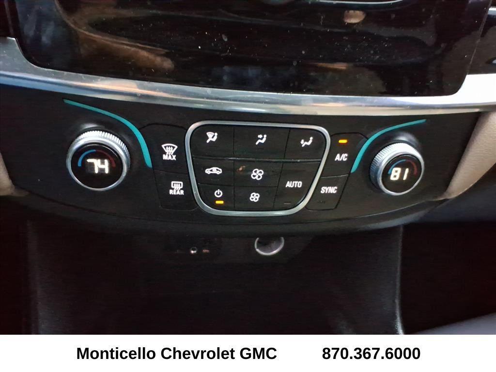 used 2023 Chevrolet Traverse car, priced at $22,799