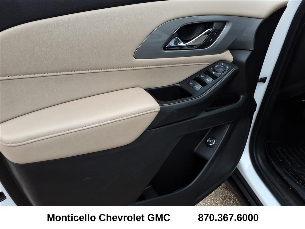 used 2022 Chevrolet Traverse car, priced at $23,099