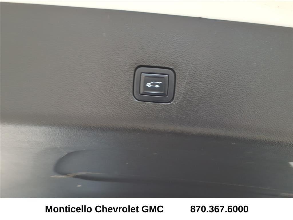 used 2022 Chevrolet Traverse car, priced at $23,099