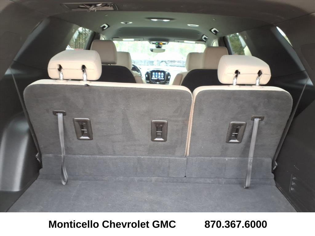 used 2022 Chevrolet Traverse car, priced at $23,099