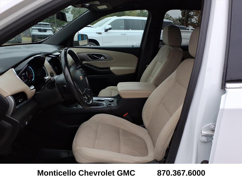 used 2022 Chevrolet Traverse car, priced at $23,099