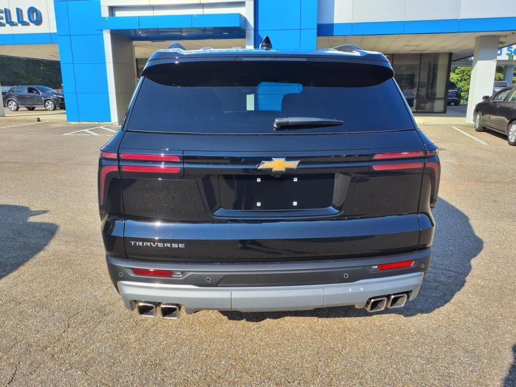 new 2026 Chevrolet Traverse car, priced at $43,120