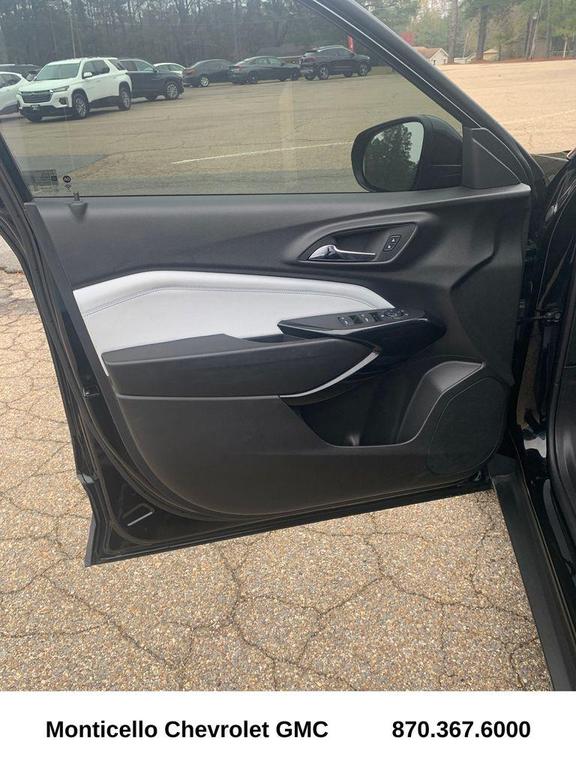 used 2025 Chevrolet Trax car, priced at $23,429