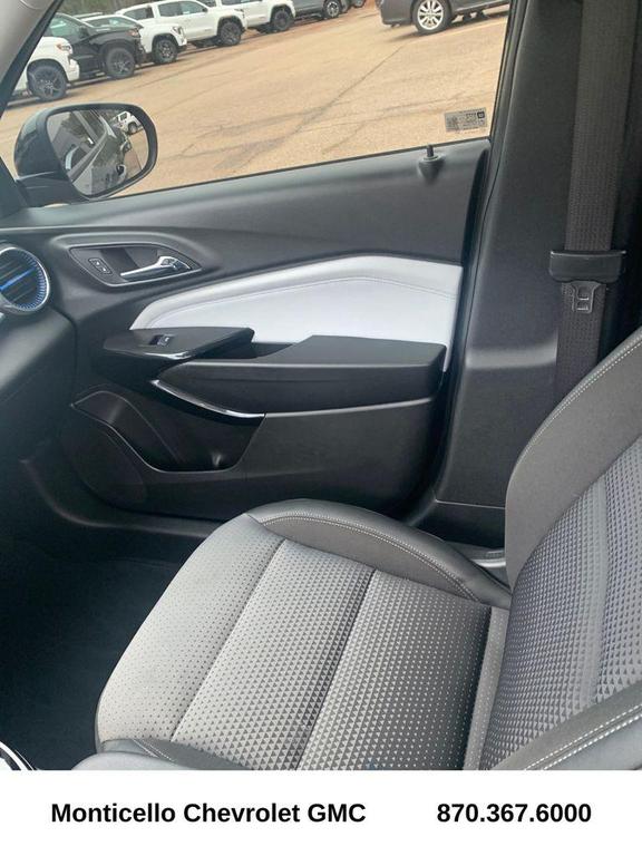 used 2025 Chevrolet Trax car, priced at $23,429