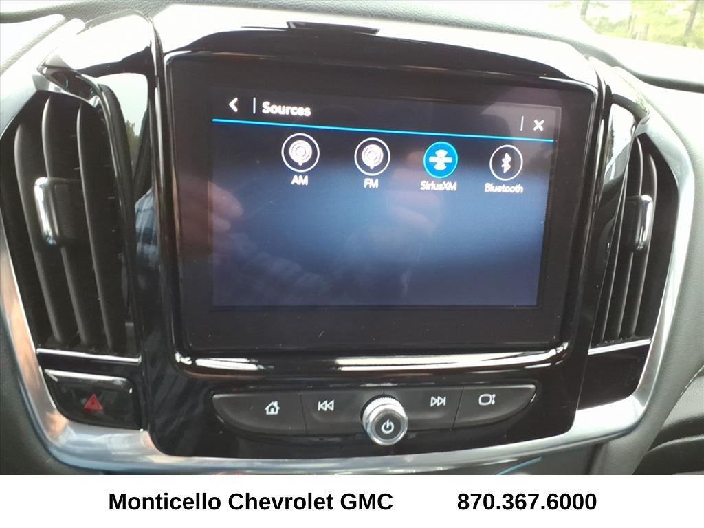 used 2023 Chevrolet Traverse car, priced at $31,399