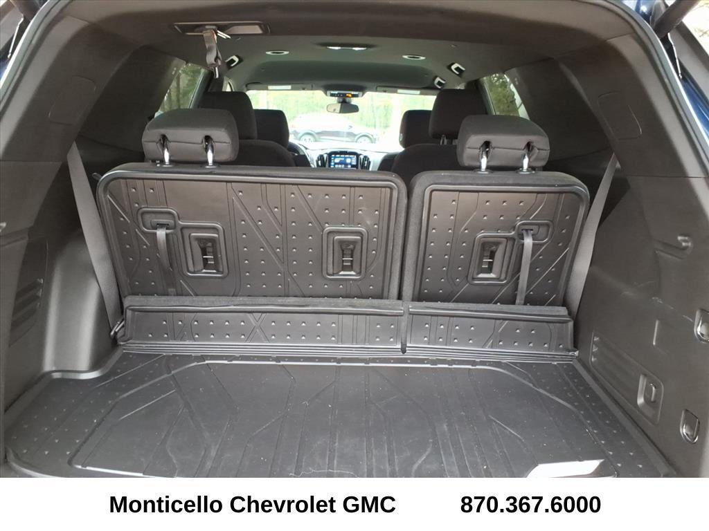 used 2023 Chevrolet Traverse car, priced at $31,399