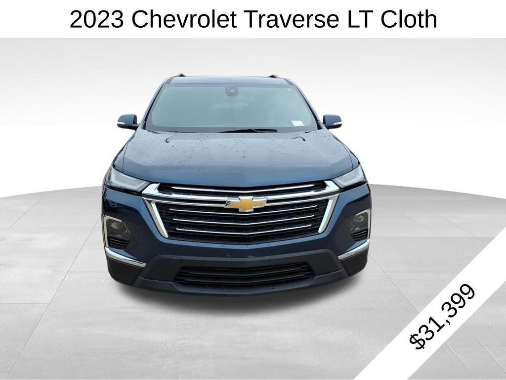 used 2023 Chevrolet Traverse car, priced at $31,399