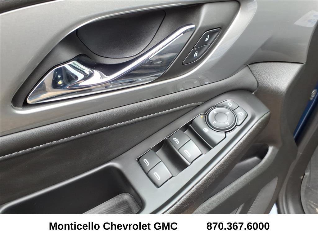 used 2023 Chevrolet Traverse car, priced at $31,399
