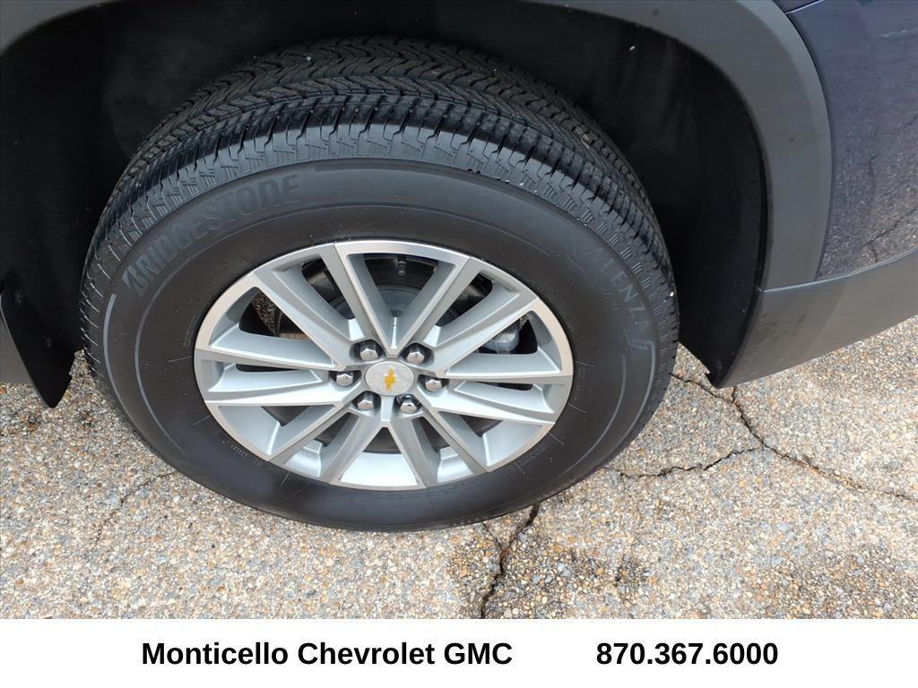 used 2023 Chevrolet Traverse car, priced at $31,399