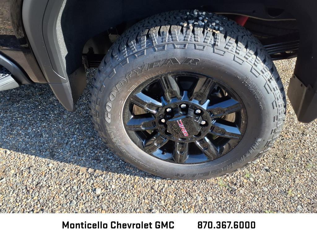 new 2025 GMC Sierra 2500 car, priced at $79,292