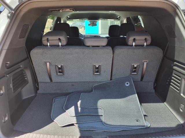 new 2025 Chevrolet Traverse car, priced at $44,830