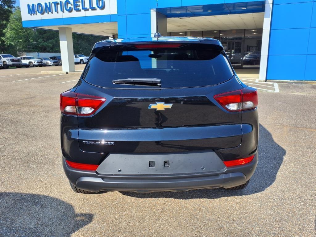 new 2026 Chevrolet TrailBlazer car, priced at $26,140