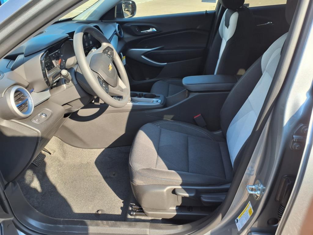 new 2025 Chevrolet Trax car, priced at $22,160