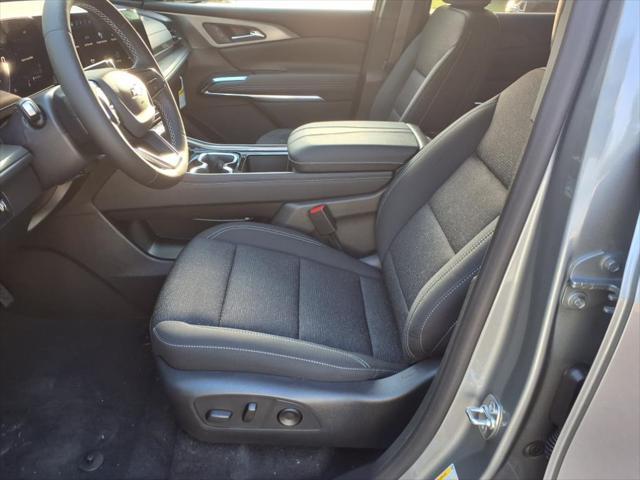 new 2025 Chevrolet Traverse car, priced at $42,560