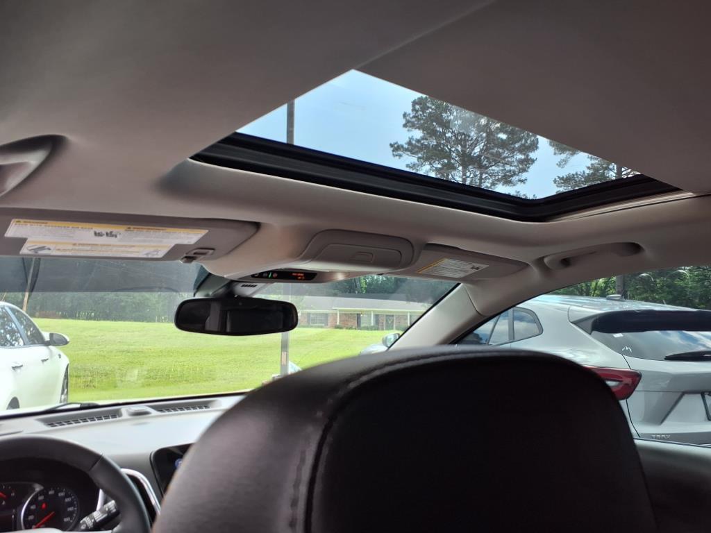 used 2023 Chevrolet Equinox car, priced at $24,398