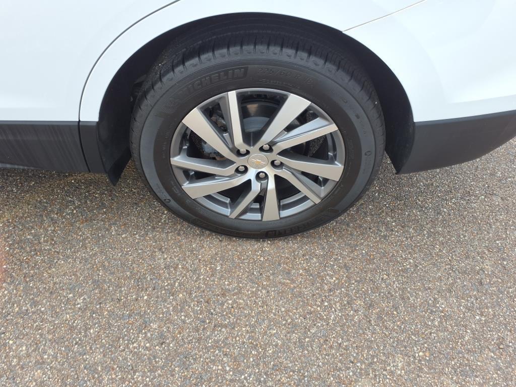 used 2023 Chevrolet Equinox car, priced at $24,398