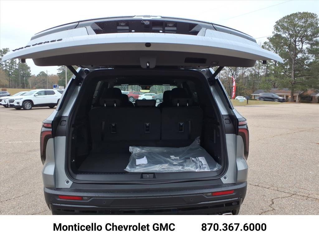 new 2026 Chevrolet Traverse car, priced at $44,250