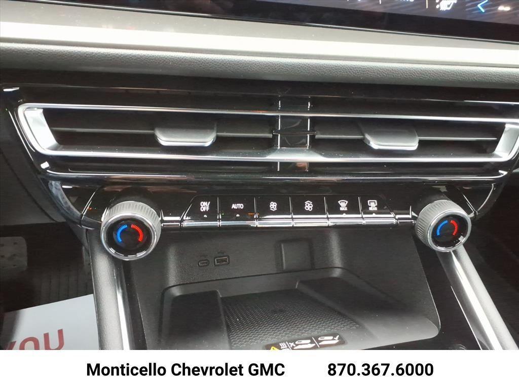 new 2026 Chevrolet Traverse car, priced at $44,250