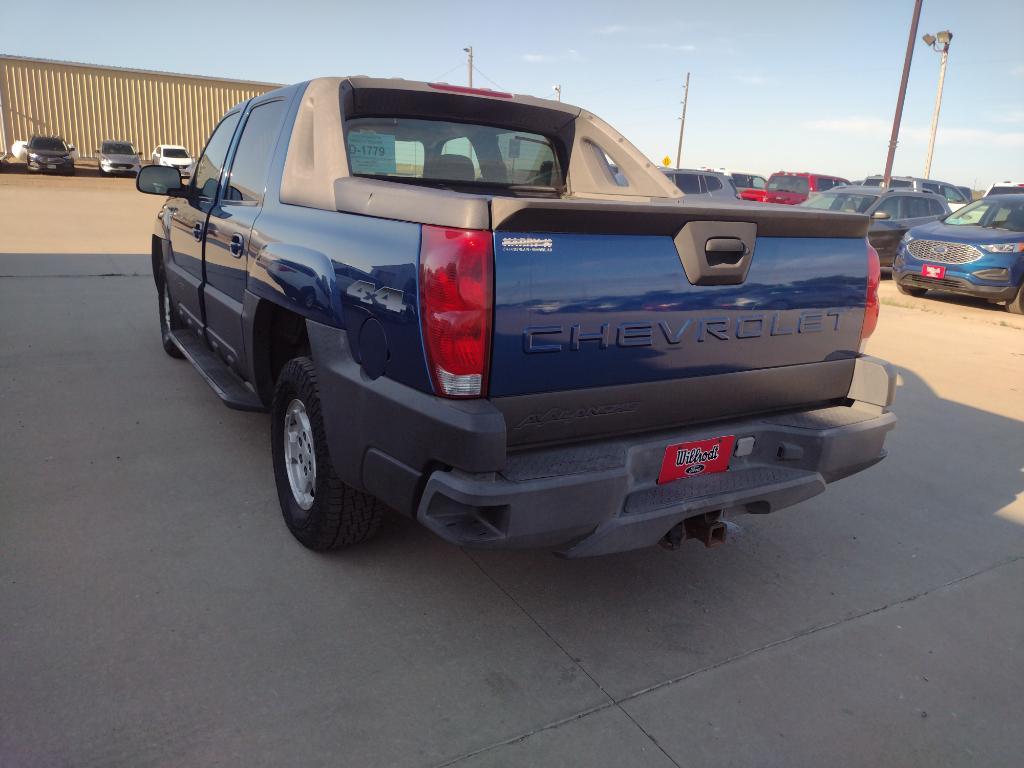 used 2003 Chevrolet Avalanche car, priced at $5,500