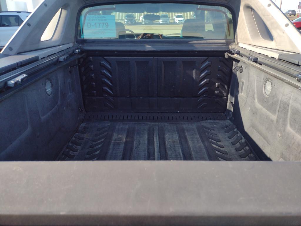 used 2003 Chevrolet Avalanche car, priced at $5,500