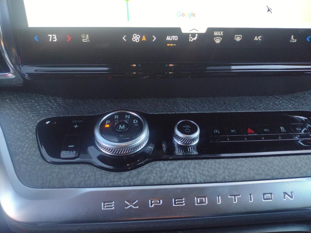 new 2025 Ford Expedition car, priced at $81,795