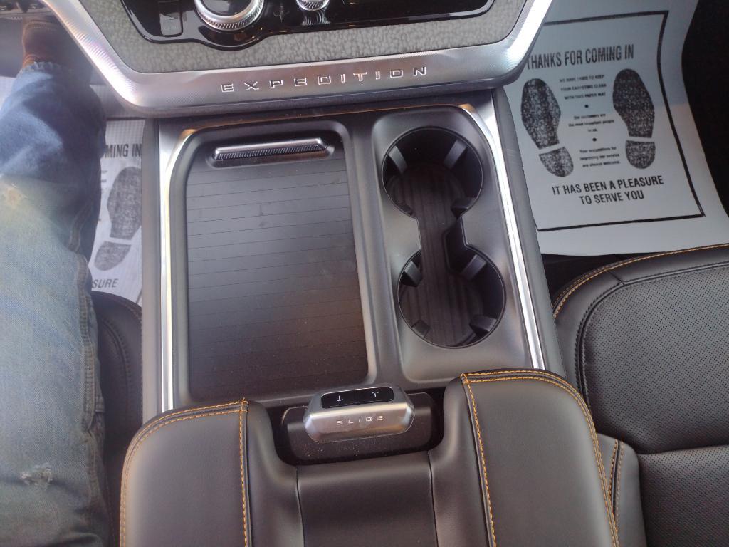 new 2025 Ford Expedition car, priced at $81,795