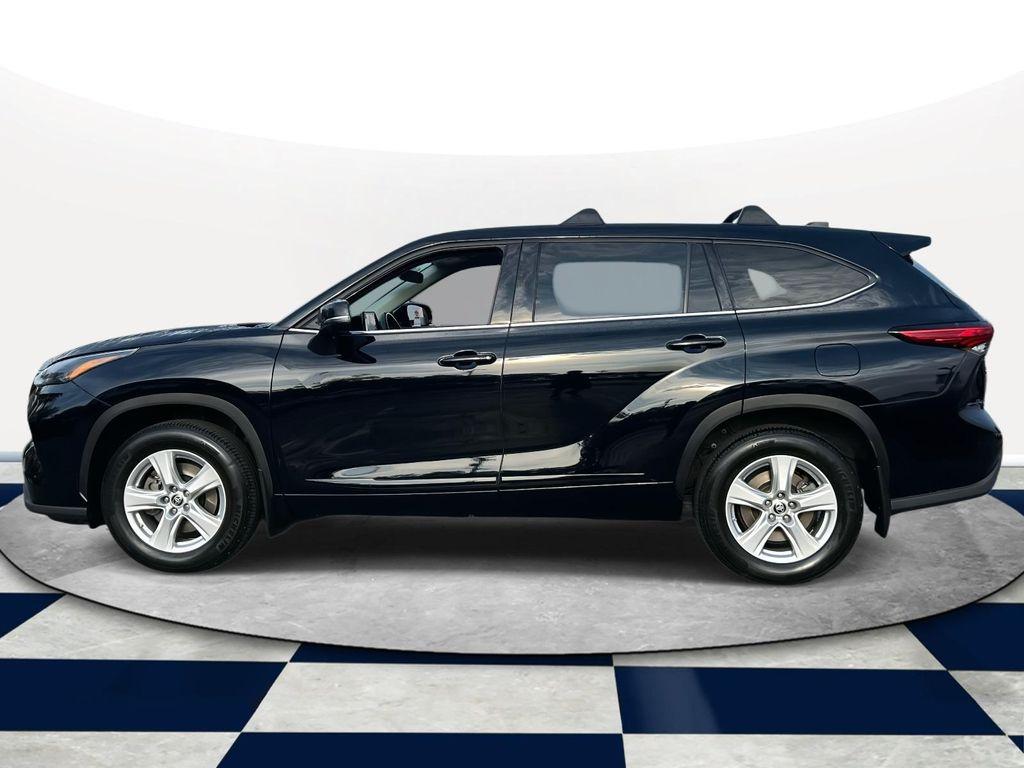 used 2022 Toyota Highlander car, priced at $33,500