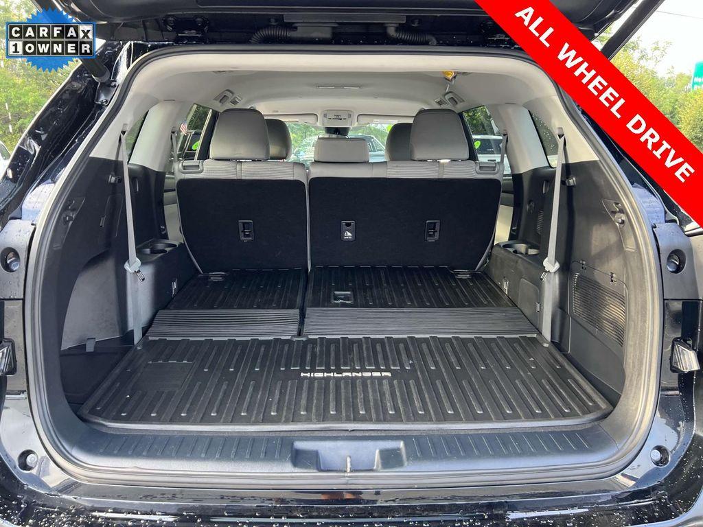 used 2022 Toyota Highlander car, priced at $31,990