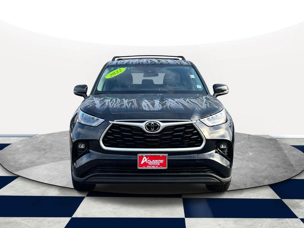 used 2022 Toyota Highlander car, priced at $33,500