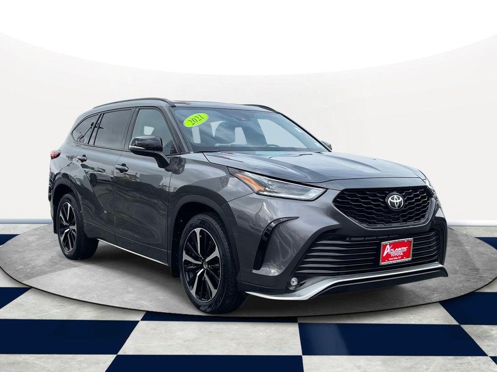 used 2021 Toyota Highlander car, priced at $34,995