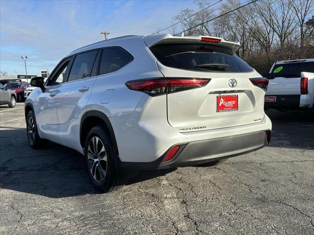 used 2023 Toyota Highlander car, priced at $39,998